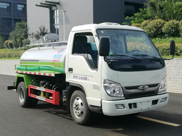 程力威牌CLW5040GXEB6型吸粪车