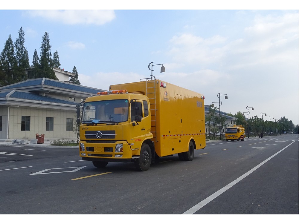 东风天锦大流量排水抢险车